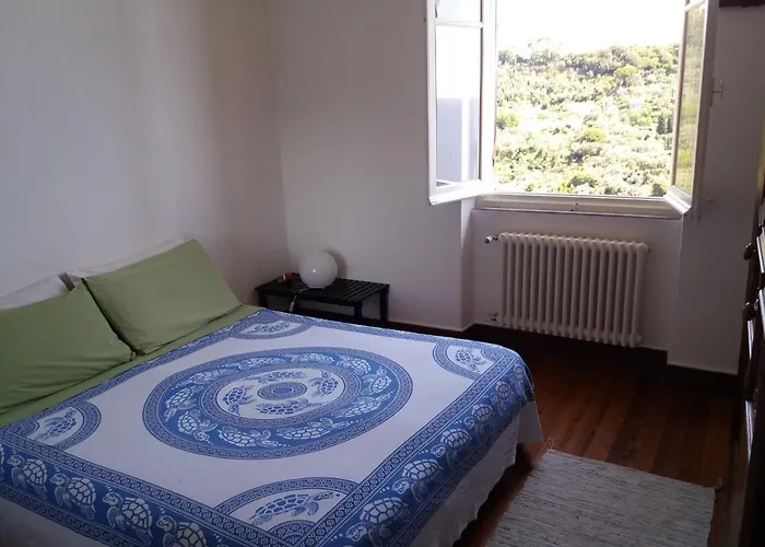 Bed & Breakfast Trekking In Paradise