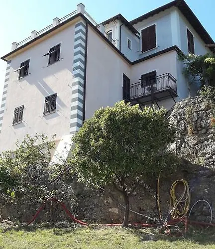 Trekking In Paradise Bed & Breakfast